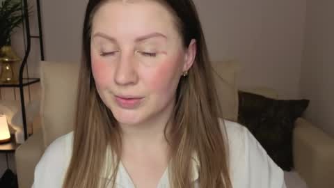 Helen online show from 05-01-26, 01:43
