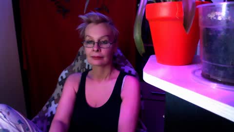 Helga online show from 03-29-26, 05:13