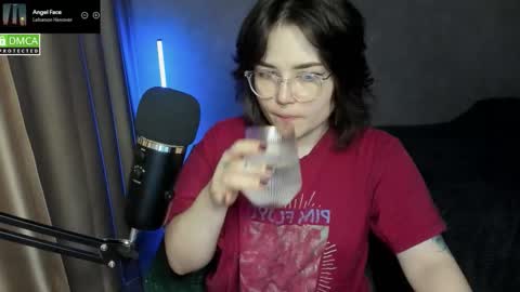 Red online show from 01-15-26, 06:44