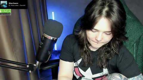 Snapshot of hell_hotline chatting on 05-26-26, 07:54 Red online show from 05-26-26, 07:54