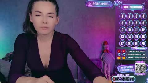 Snapshot of hell_on_heels_ chatting on 06-11-26, 08:07 - show loyalty and subscribe - online show from 06-11-26, 08:07