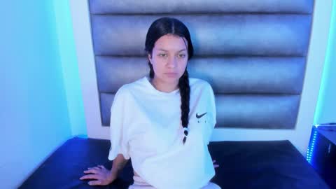 hellen__smith_ online show from 03-11-26, 12:33