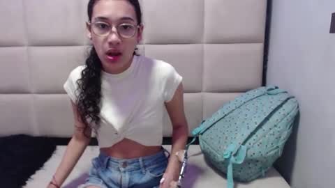 Snapshot of hellen_queensex chatting on 02-02-25, 06:20 hellen_queensex online show from 02-02-25, 06:20