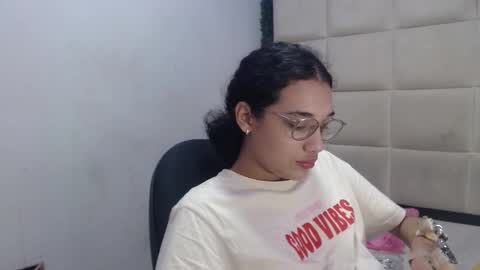 Snapshot of hellen_queensex chatting on 02-04-25, 01:56 hellen_queensex online show from 02-04-25, 01:56