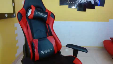 Snapshot of hellen_queensex chatting on 03-01-25, 06:32 hellen_queensex online show from 03-01-25, 06:32