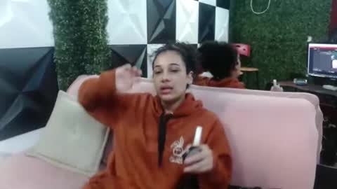 Snapshot of hellen_queensex chatting on 03-02-25, 06:08 hellen_queensex online show from 03-02-25, 06:08