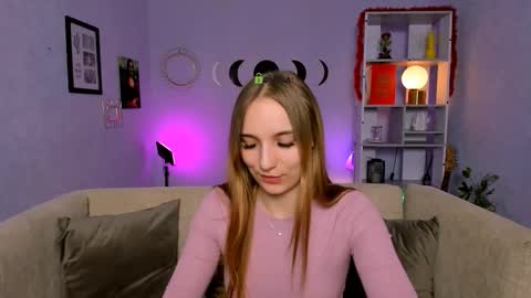 Snapshot of helli_belli chatting on 03-16-26, 08:13 Helli online show from 03-16-26, 08:13