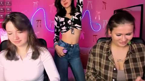 Snapshot of helli_belli chatting on 03-17-26, 08:45 Helli online show from 03-17-26, 08:45