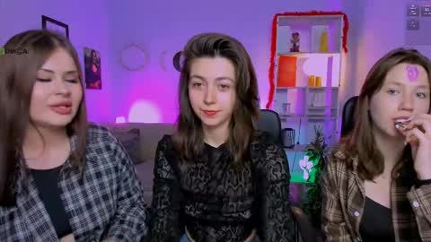 Snapshot of helli_belli chatting on 03-28-26, 08:19 Helli online show from 03-28-26, 08:19