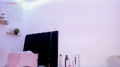 Snapshot of hellokitty38 chatting on 07-28-26, 01:54 hellokitty38 online show from 07-28-26, 01:54