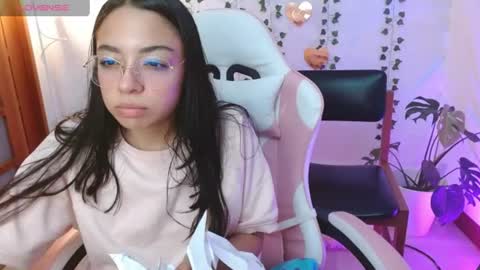 hellokitty_valery1 online show from 07-06-26, 01:35