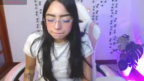 hellokitty_valery1 online show from 07-10-26, 02:38