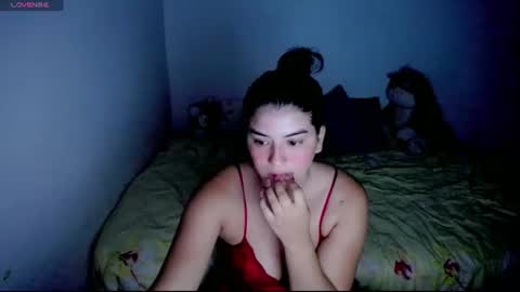 Snapshot of helloo_kityy25 chatting on 07-19-26, 03:43 helloo_kityy25 online show from 07-19-26, 03:43