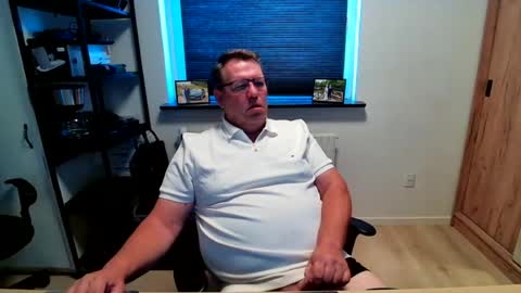 Snapshot of henrikrp1971 chatting on 07-08-26, 12:42 henrikrp1971 online show from 07-08-26, 12:42