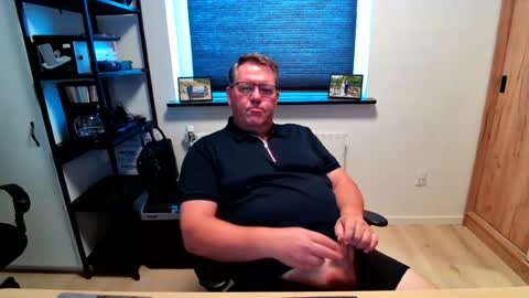 Snapshot of henrikrp1971 chatting on 07-22-26, 09:23 henrikrp1971 online show from 07-22-26, 09:23