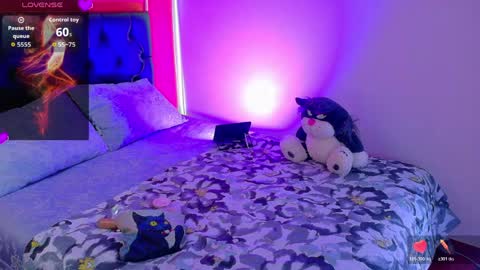 Snapshot of hermione_blonde chatting on 04-13-26, 10:54 hermione_blonde online show from 04-13-26, 10:54