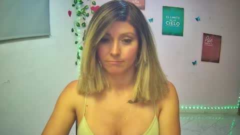 Hestesiaxx online show from 04-08-26, 01:38