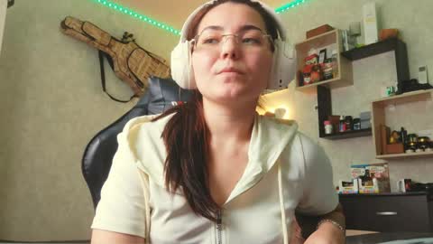 Bella online show from 05-25-26, 09:48