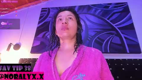 Snapshot of hey_noraly chatting on 07-13-26, 04:04 Noraly online show from 07-13-26, 04:04