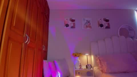 Martina Ricci Show schedule Monday to Friday 8am colombia time I work some weekends  online show from 03-31-26, 03:12