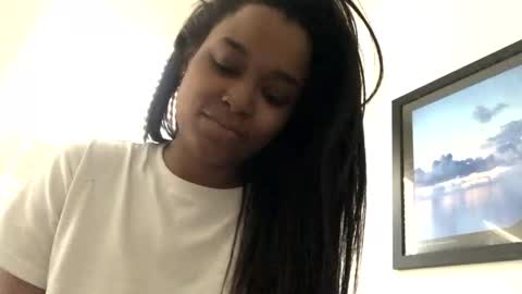 Snapshot of heyyou301990 chatting on 02-14-26, 06:48 heyyou301990 online show from 02-14-26, 06:48