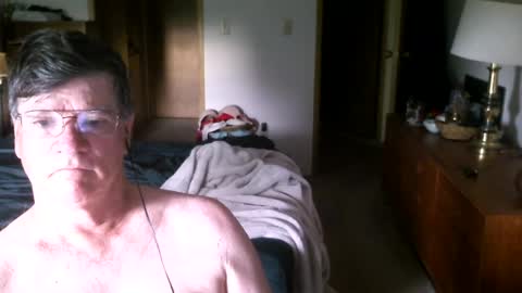 Snapshot of hg99too chatting on 06-15-26, 01:46 hg99too online show from 06-15-26, 01:46