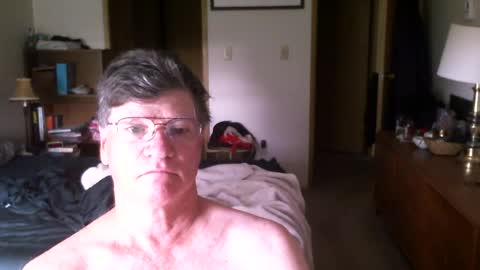 Snapshot of hg99too chatting on 06-17-26, 01:56 hg99too online show from 06-17-26, 01:56