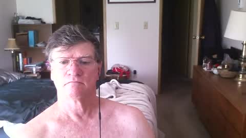 Snapshot of hg99too chatting on 06-19-26, 02:21 hg99too online show from 06-19-26, 02:21