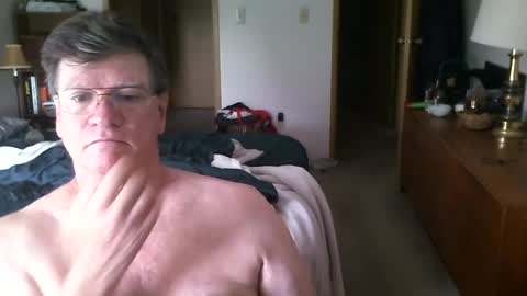 Snapshot of hg99too chatting on 06-25-26, 02:32 hg99too online show from 06-25-26, 02:32