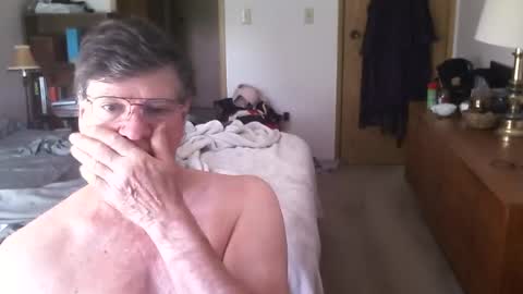 Snapshot of hg99too chatting on 06-27-26, 02:34 hg99too online show from 06-27-26, 02:34