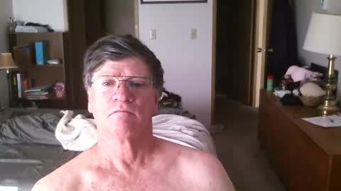 Snapshot of hg99too chatting on 07-15-26, 03:28 hg99too online show from 07-15-26, 03:28