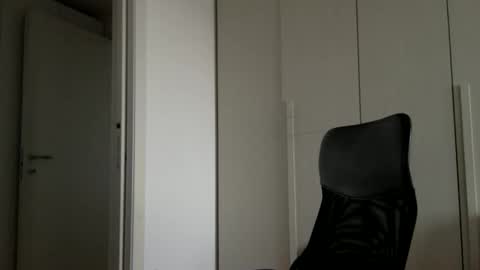 Snapshot of hhombre chatting on 01-19-26, 12:09 hhombre online show from 01-19-26, 12:09