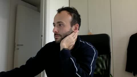 Snapshot of hhombre chatting on 04-14-26, 08:09 hhombre online show from 04-14-26, 08:09