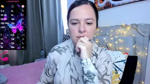 Snapshot of hidianapaola chatting on 04-03-26, 05:33 Diana online show from 04-03-26, 05:33