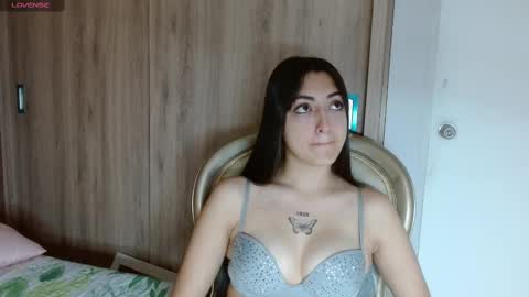 Snapshot of hilary__thompson chatting on 12-11-24, 02:00 hilary thompson online show from 12-11-24, 02:00