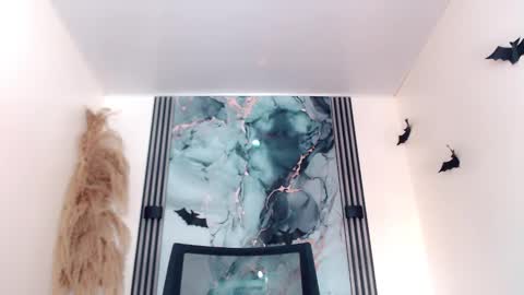 Hilary Avilan online show from 11-04-25, 07:13