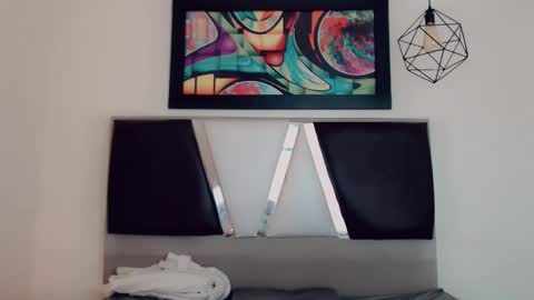 Hilary Avilan online show from 03-12-26, 07:53