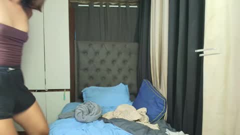 yuricah online show from 02-15-26, 07:51