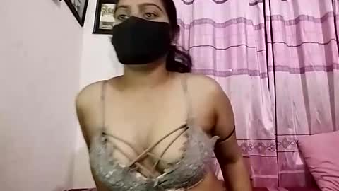 himuhimu22 online show from 05-13-26, 06:49