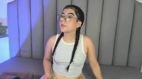 hinatamiraii online show from 12-17-25, 06:58