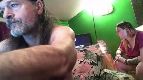 hippiedad333 online show from 04-17-26, 09:56