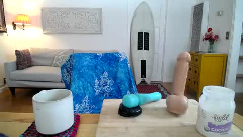 Hippie Jijm online show from 06-20-26, 06:44