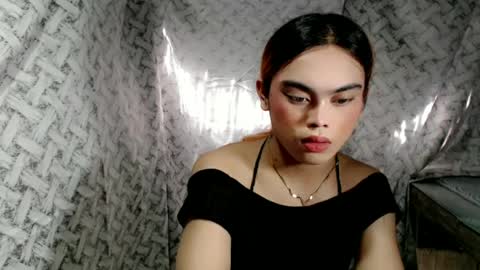 Snapshot of hoelyaurora chatting on 07-14-26, 04:50 Aurora3 online show from 07-14-26, 04:50