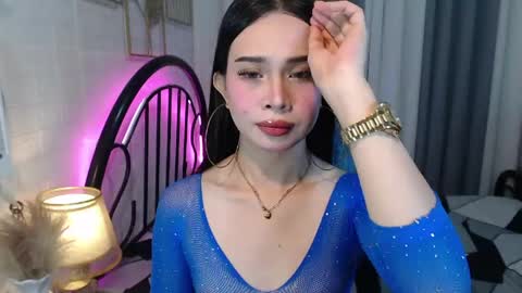 hoelymolly online show from 05-21-26, 06:37
