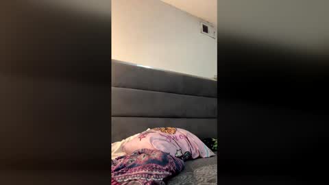 Snapshot of hoffman0189 chatting on 02-06-26, 02:16 hoffman0189 online show from 02-06-26, 02:16