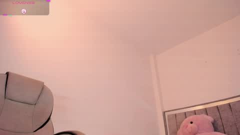 holly_16 online show from 06-07-26, 11:41