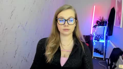 Holly online show from 01-18-26, 08:01