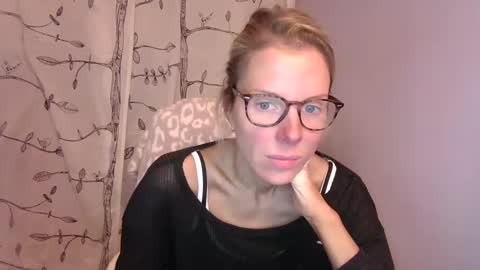 holly_bourbon online show from 12-02-25, 02:28