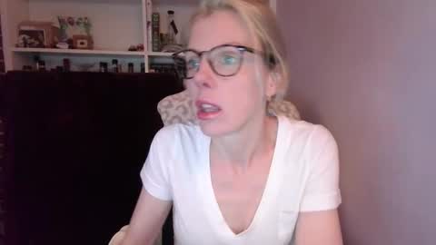 holly_bourbon online show from 03-26-26, 11:32