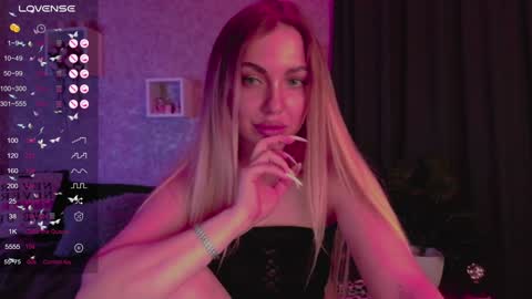 holly_molly8 online show from 01-28-25, 10:45